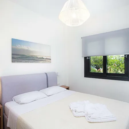 Апарт-отель Kokkinos