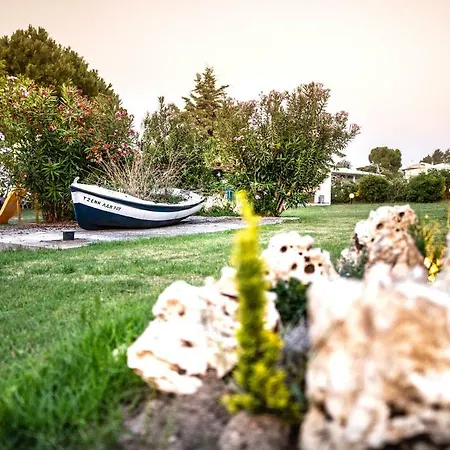 Kokkinos מלון דירות 3*